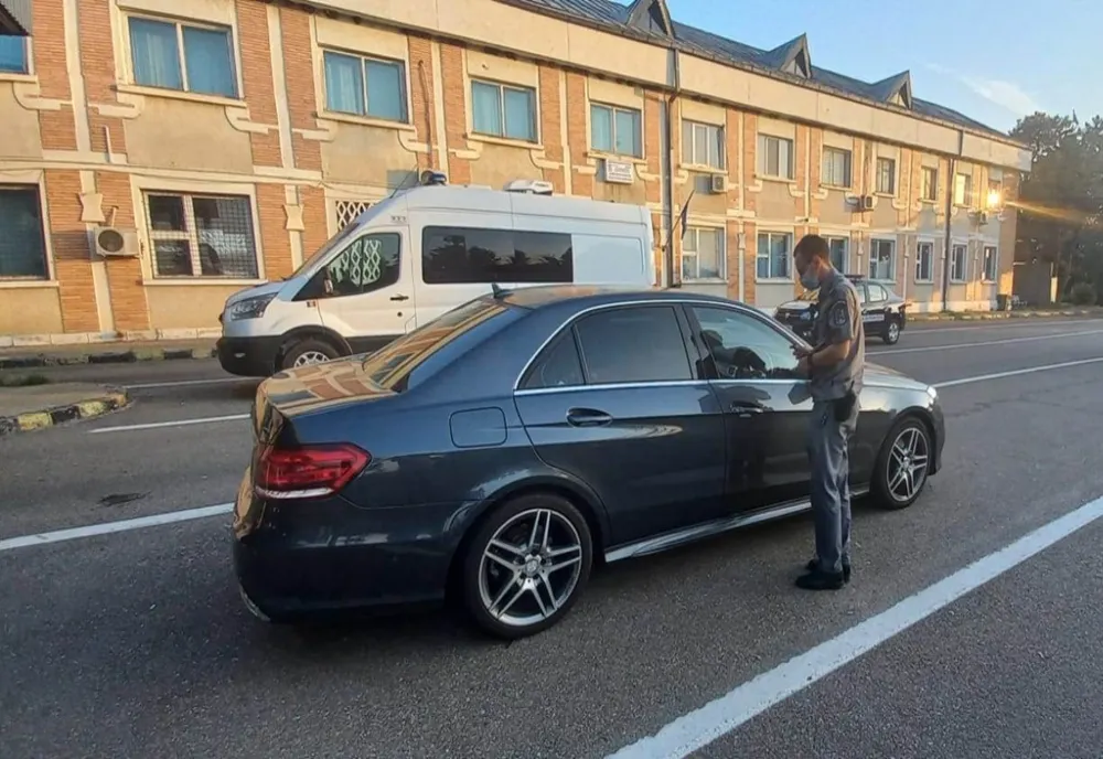 Mercedes-Benz furat din Marea Britanie, retinut la Albița