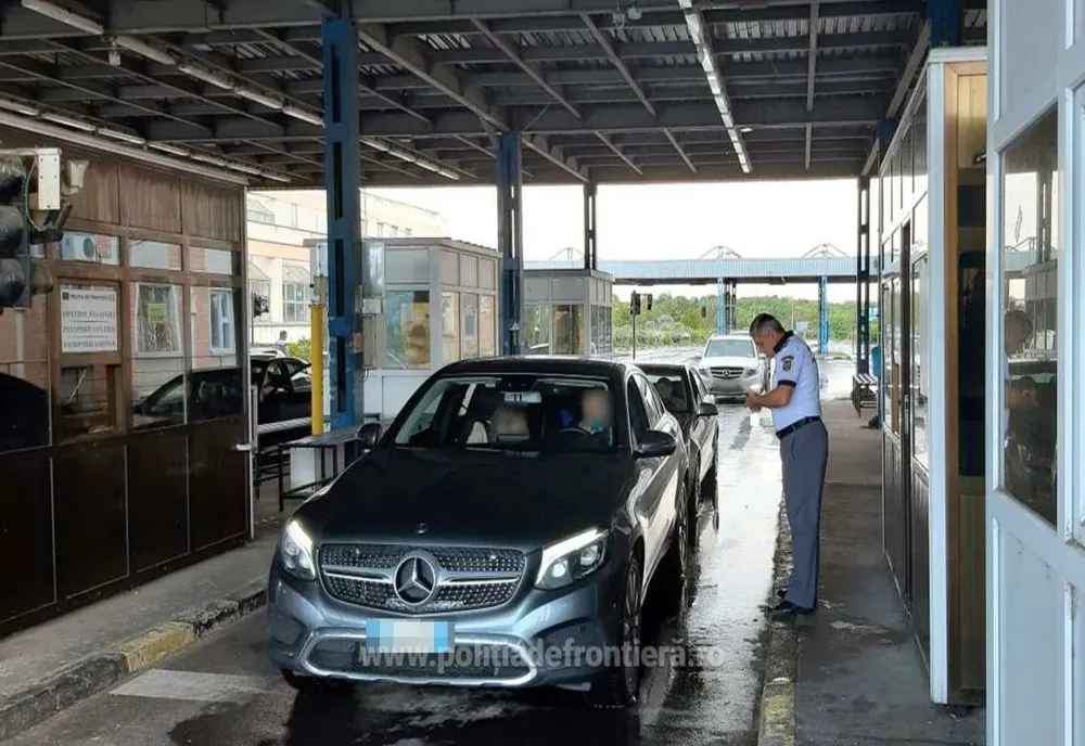Căutată pentru trafic de persoane, depistată la controlul de frontieră