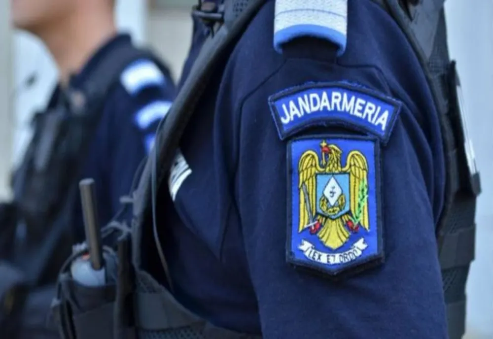 Câte apeluri a dat o bârlădeancă la 112 din cauza unui bărbat care făcea gălăgie în fața blocului