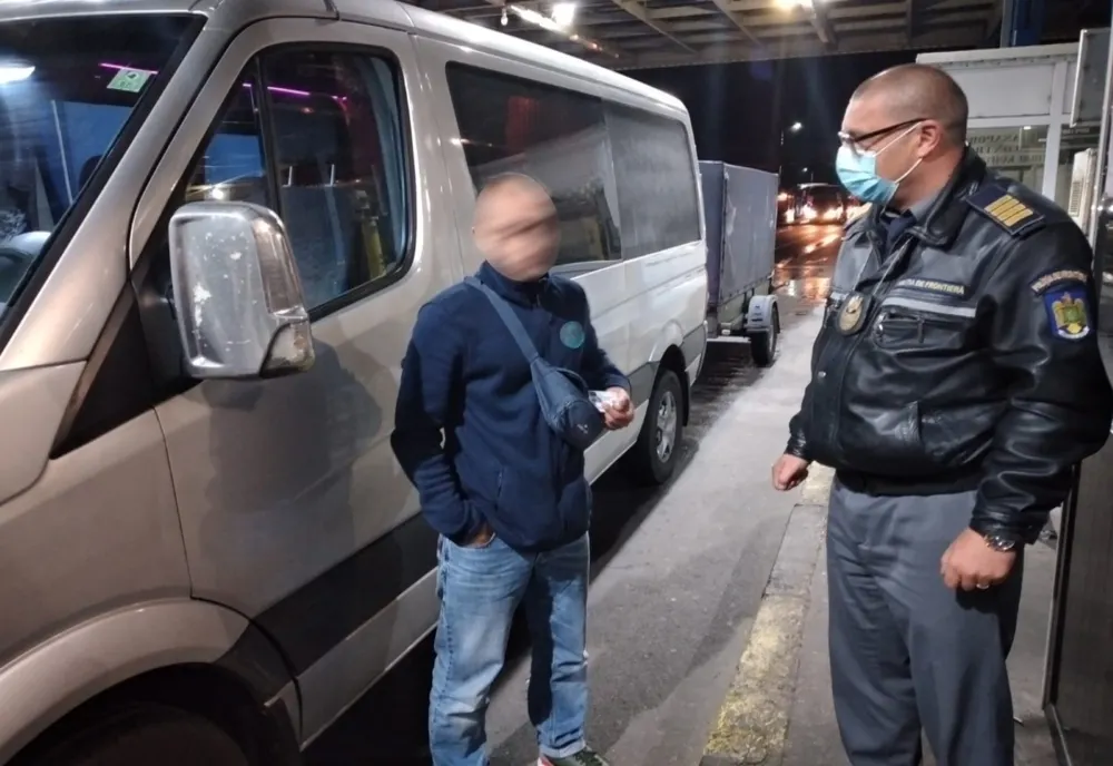 Descoperit la controlul de frontieră cu permisul de conducere fals în borsetă