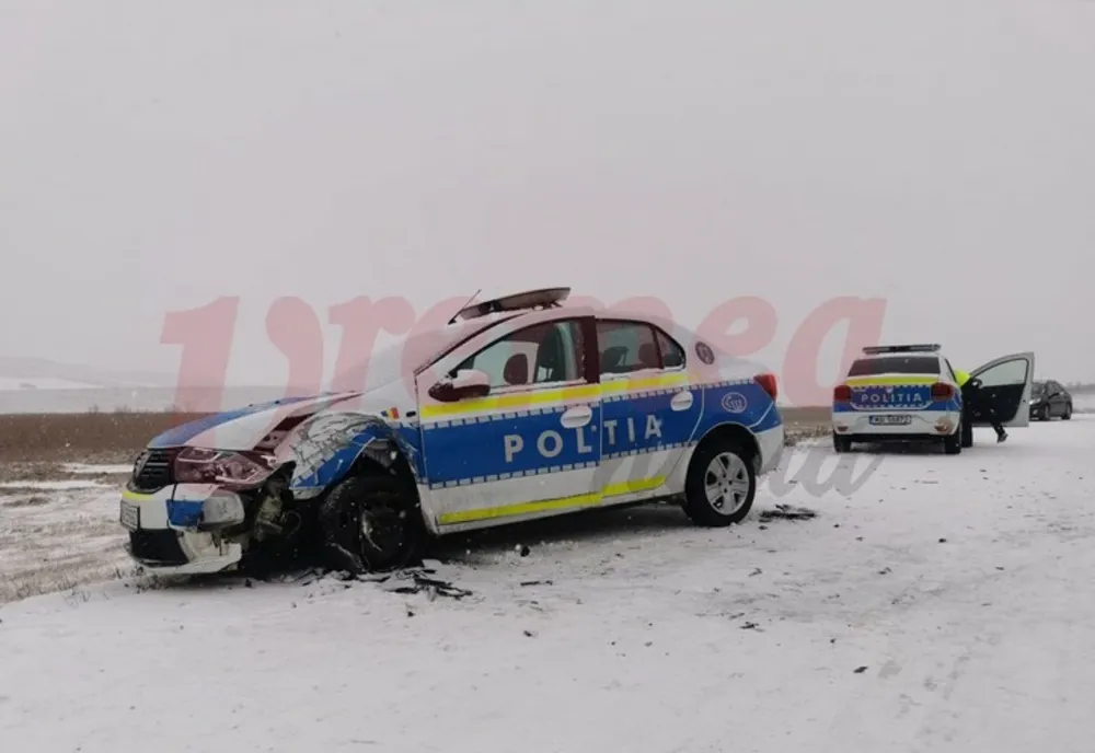 Doi polițiști răniți în urma unui accident- VIDEO