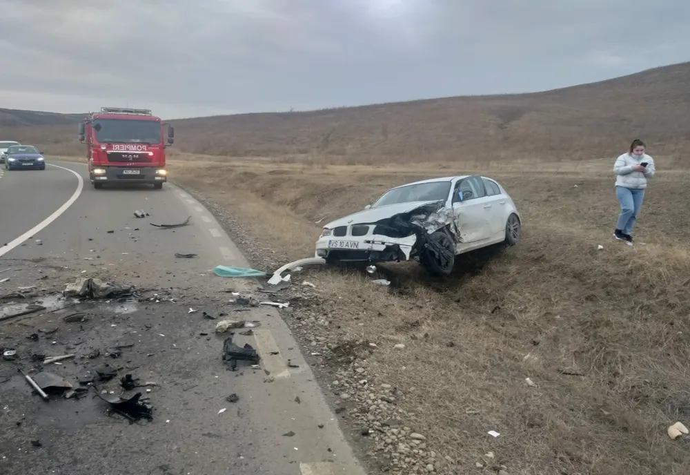 Trafic rutier oprit DN 2F din județul Vaslui. Accident rutier cu 4 victime - VIDEO