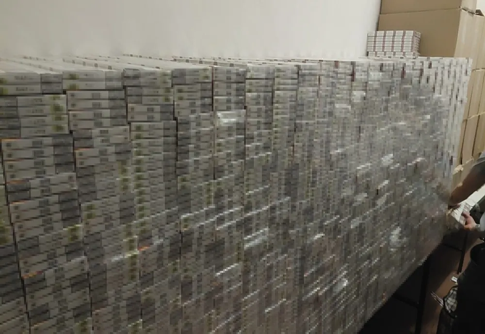 Captură impresionantă de ţigări de contrabandă în Vama  Albiţa