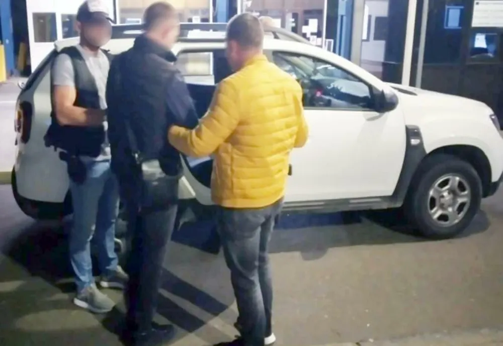 Moldovean căutat în Franța pentru infracțiuni grave, prins în drum spre casă: Vameșii de la Albița l-au reținut