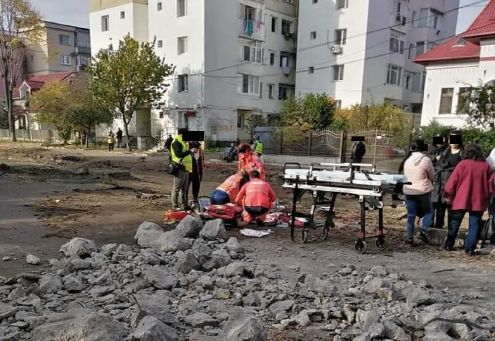 Un muncitor a murit la locul de muncă, timp ce lucra pe o stradă din Bârlad