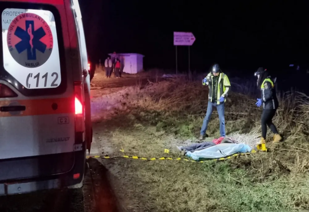 Un adolescent de 17 ani a murit după ce a fost accidentat de un microbuz