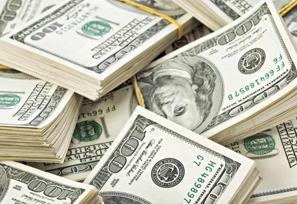 Dolarul american, la minimul ultimilor 4 ani