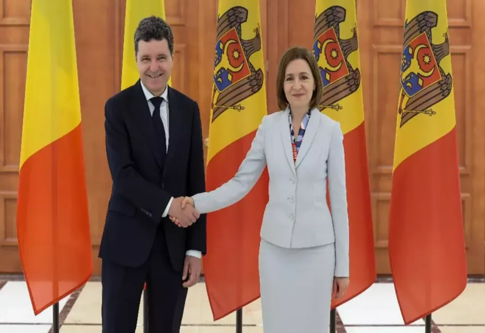 NICUȘOR DAN ȘI MAIA SANDU, ACUZAȚI DE TRĂDARE!