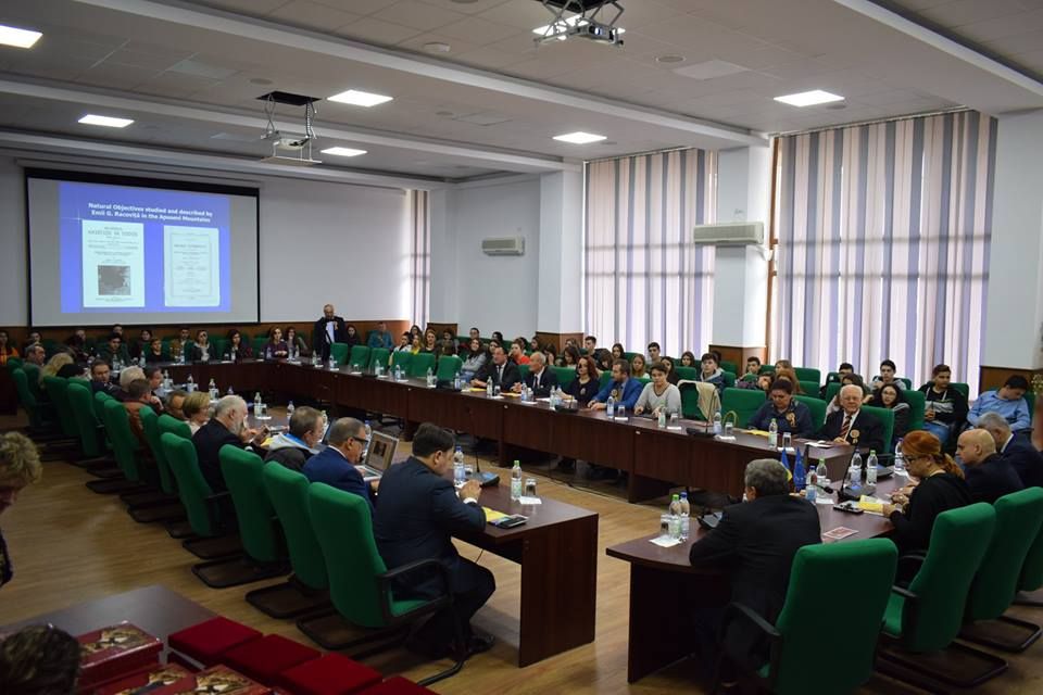 45265683_2098817757007336_312063119612444672_n