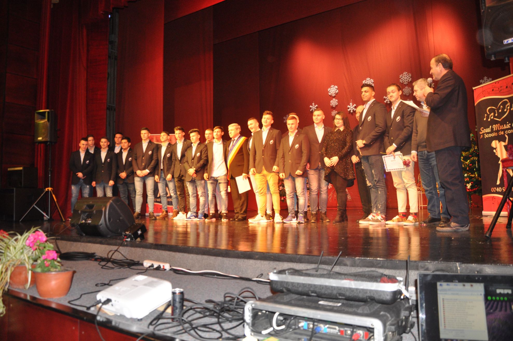 48384289_279714759394612_7531074249860055040_n