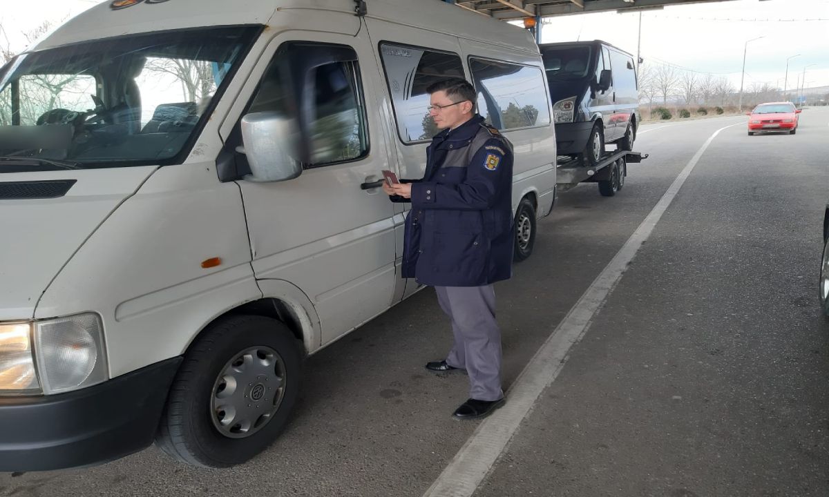 4b5d051d-ea65-4a1f-a120-b7a3c4282332