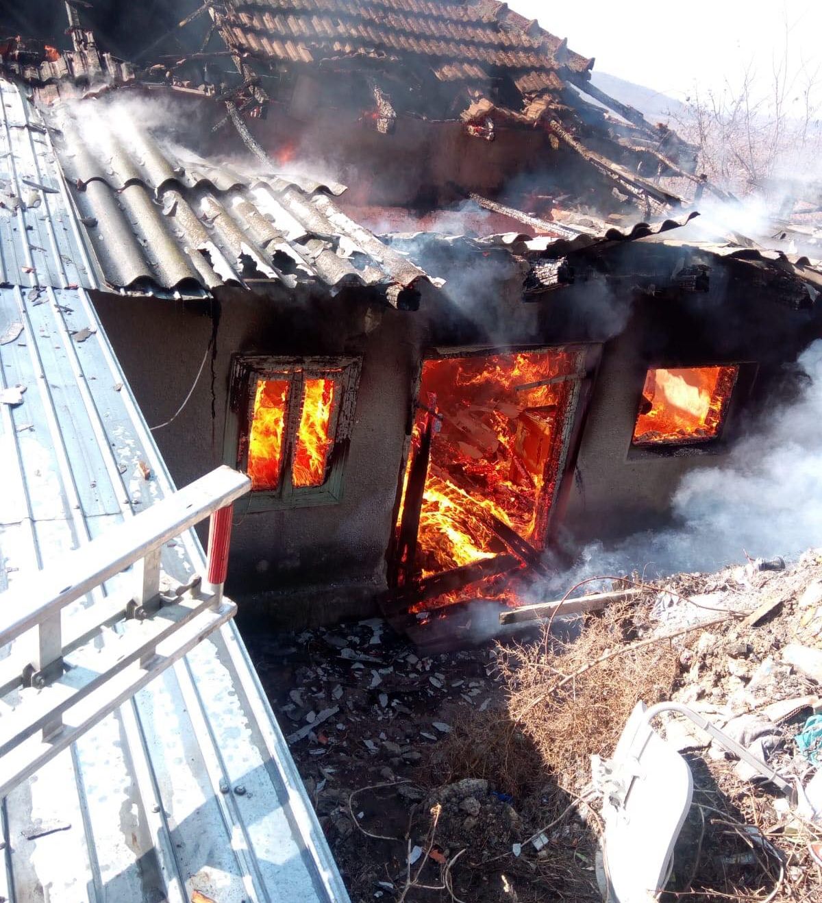 53152911_347778899280558_3044857703756201984_n