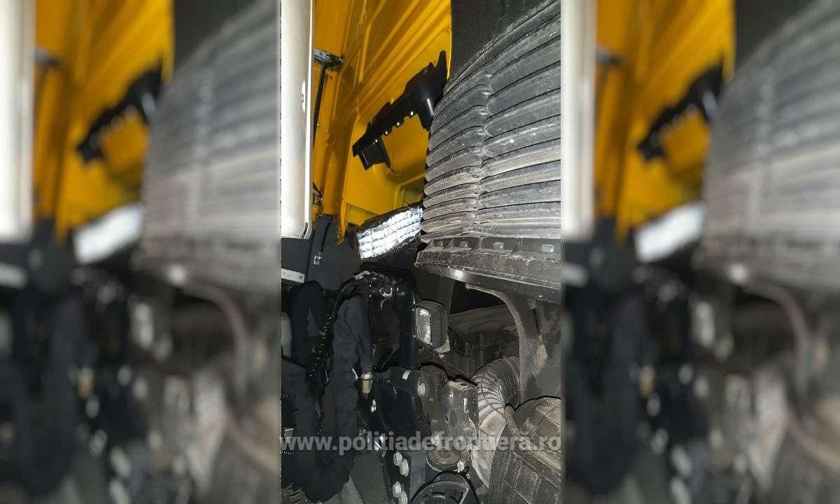 155834971861-6c59d0bba0ad4ec9aff0fc388d45f229-S4