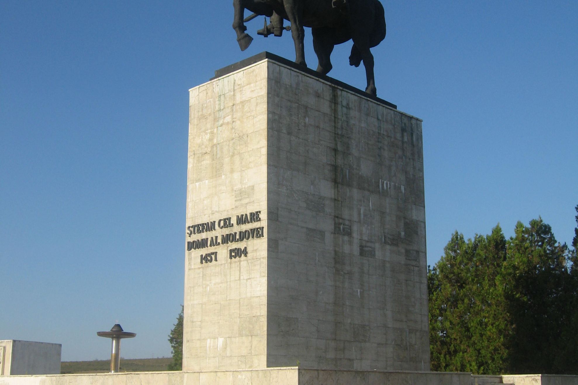 Statuia_ecvestra_a_lui_Stefan_cel_Mare_de_la_Podu_Inalt9