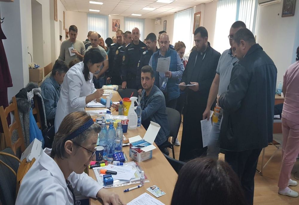 Campanie de donare de sânge la Episcopia Hușilor