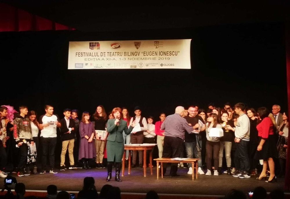 Actorii Liceului ”Mihail Kogălniceanu” s-au aflat pe podium la Festivalul de Teatru Bilingv Francofon „Eugen Ionescu” de la Buzău