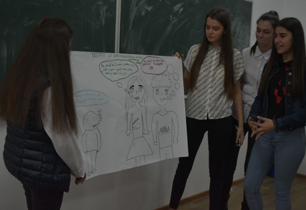 Elevii de la Liceul ”Nicolae Iorga” Negrești au promovat drepturile copiilor, printr-un concurs