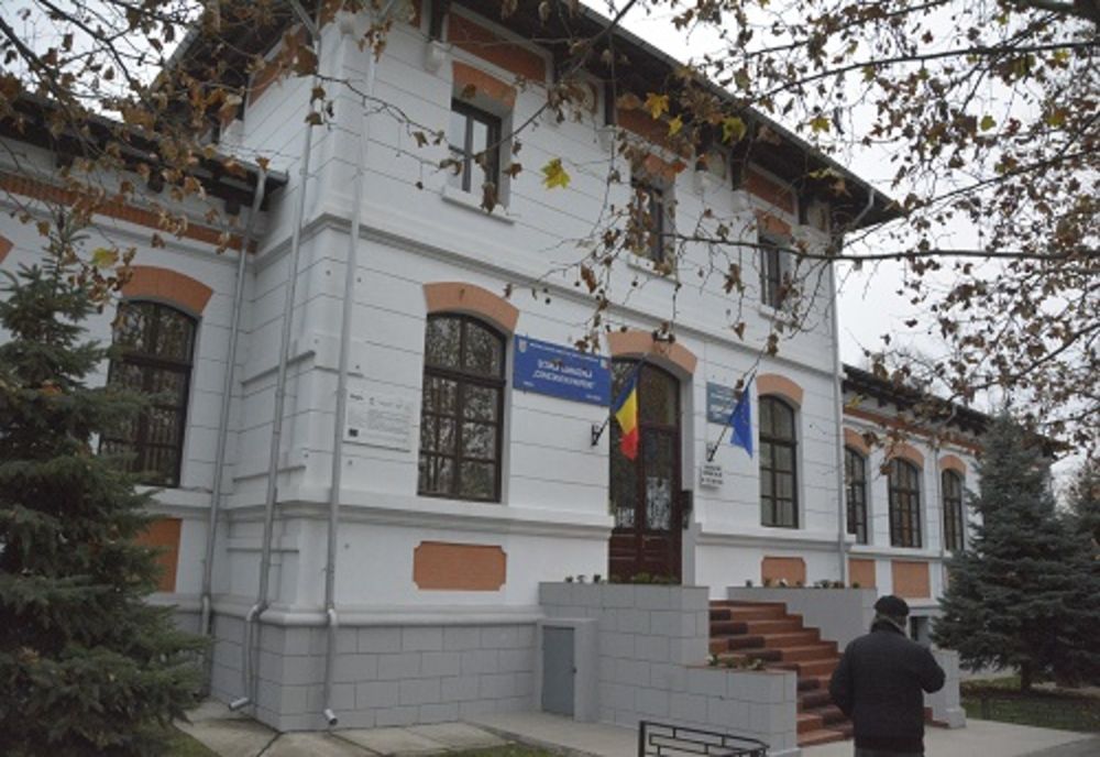 Vaslui: Școala cu 7 secții de votare!