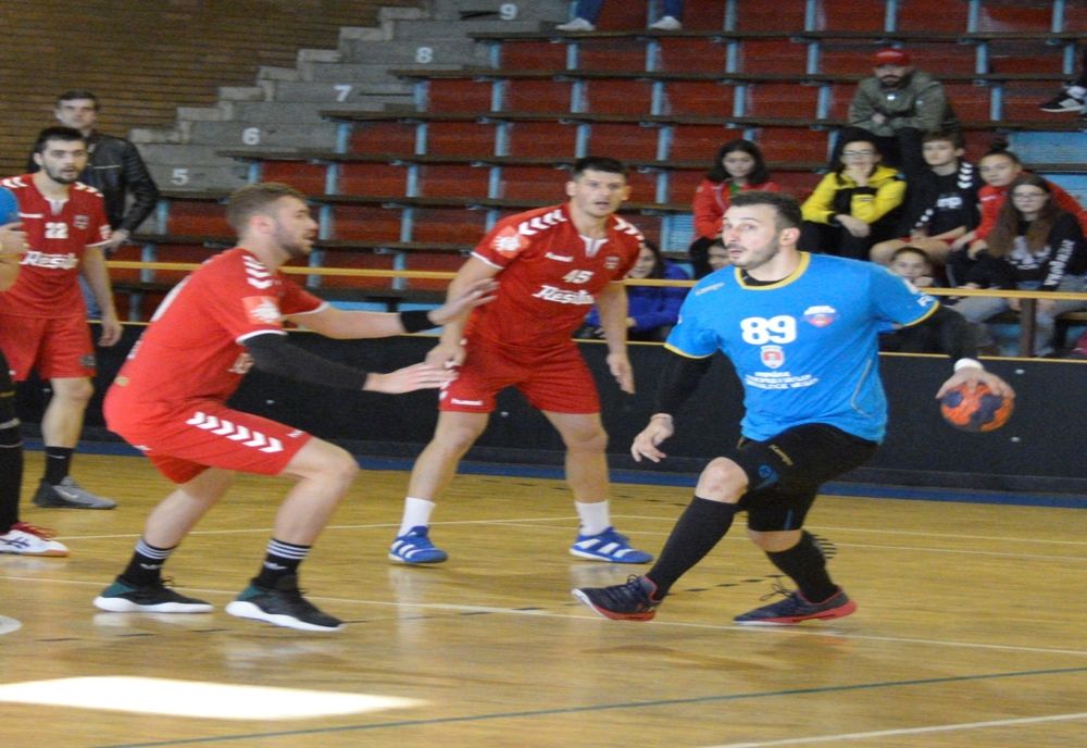 CSM Bacău-CSM Vaslui 28-27 (18-14): Înfrângere la limită!