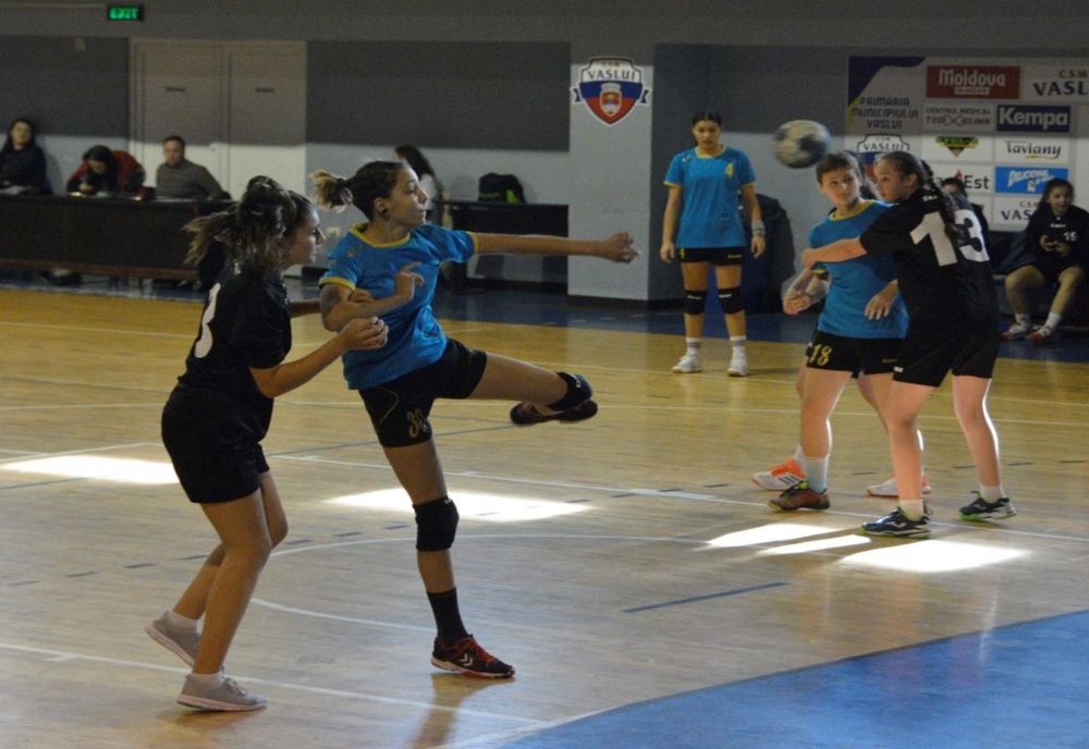 Handbalistele junioare 3 de la LPS Vaslui au revenit pe locul 2 în grupa geografică