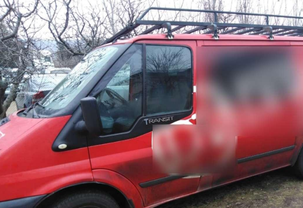 Ford Transit căutat de autorităţile din Spania, descoperit la controlul de frontieră de la Albița