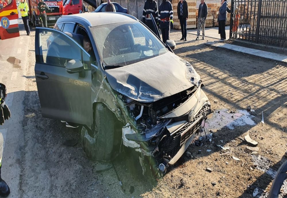 Vaslui: accident cu victimă la Cișmeaua Moldovencei. Patru autoturisme implicate. FOTO