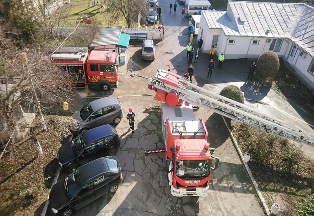 Exerciţiu tactic al pompierilor la Spitalul de Copii „Sfântul Nicolae” din Bârlad