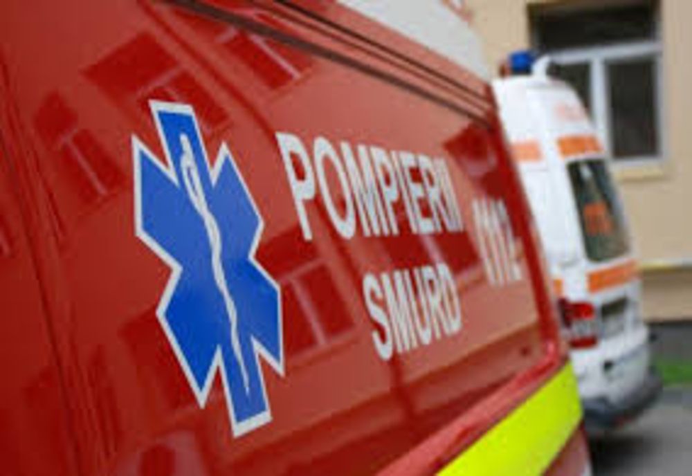 O elevă de la Liceul „A.I. Cuza” din Bârlad a leșinat în timpul orelor de curs! Ea a fost dusă la spital