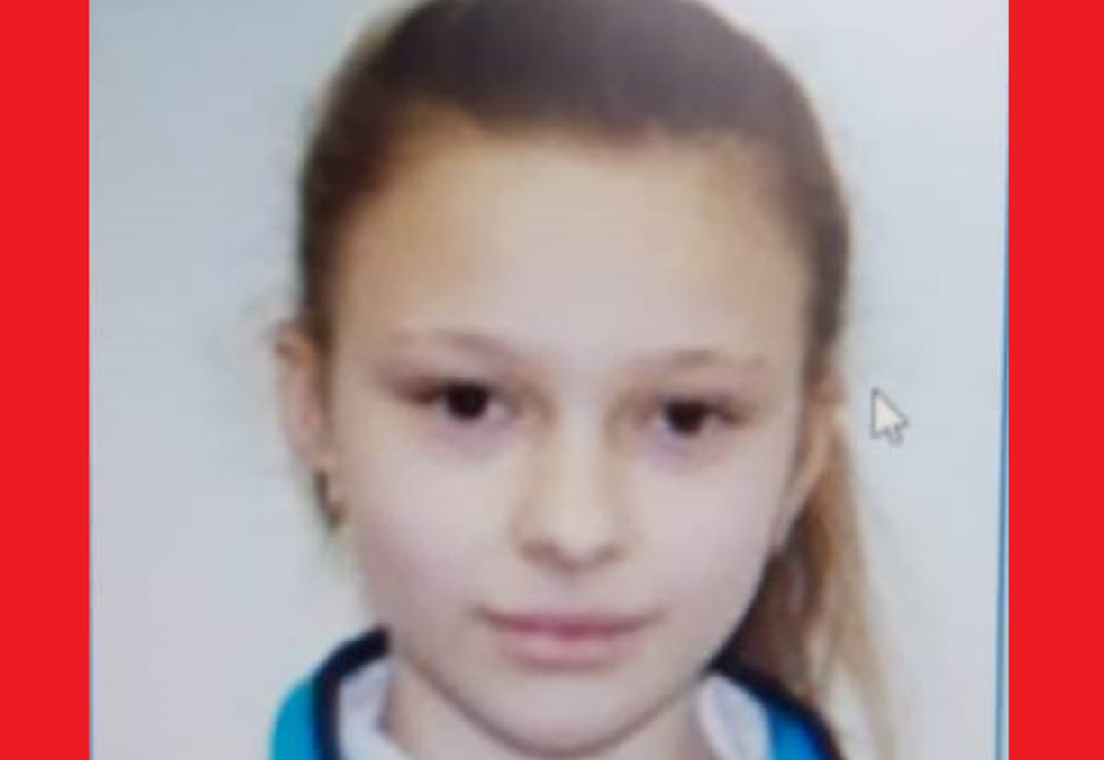 SUNAȚI LA 112 dacă ați văzut această adolescentă din Bârlad!