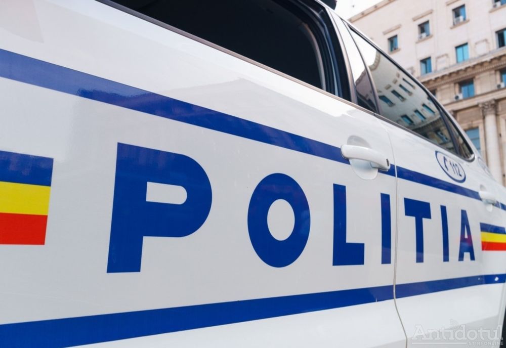 Doi bărbați din Iași au bătut în trafic un șofer din județul Vaslui, apoi i-au băgat mașina într-un șanț!