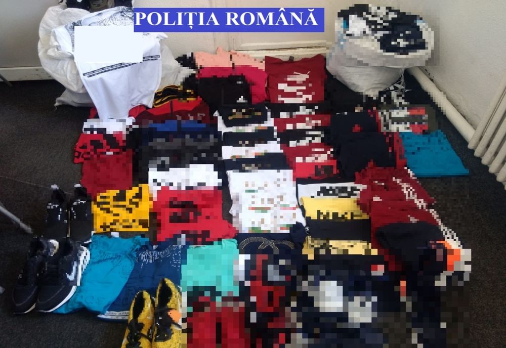 Percheziții la Bârlad, la comercianții de „fake”-uri