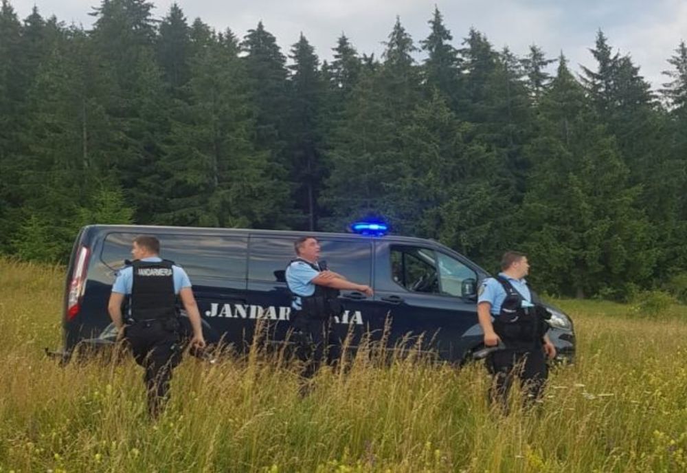 SCANDAL în Murgeni! Mai multe echipaje de jamdarmi și poliție au intervenit pentru a aplana conflictele dintre două clanuri