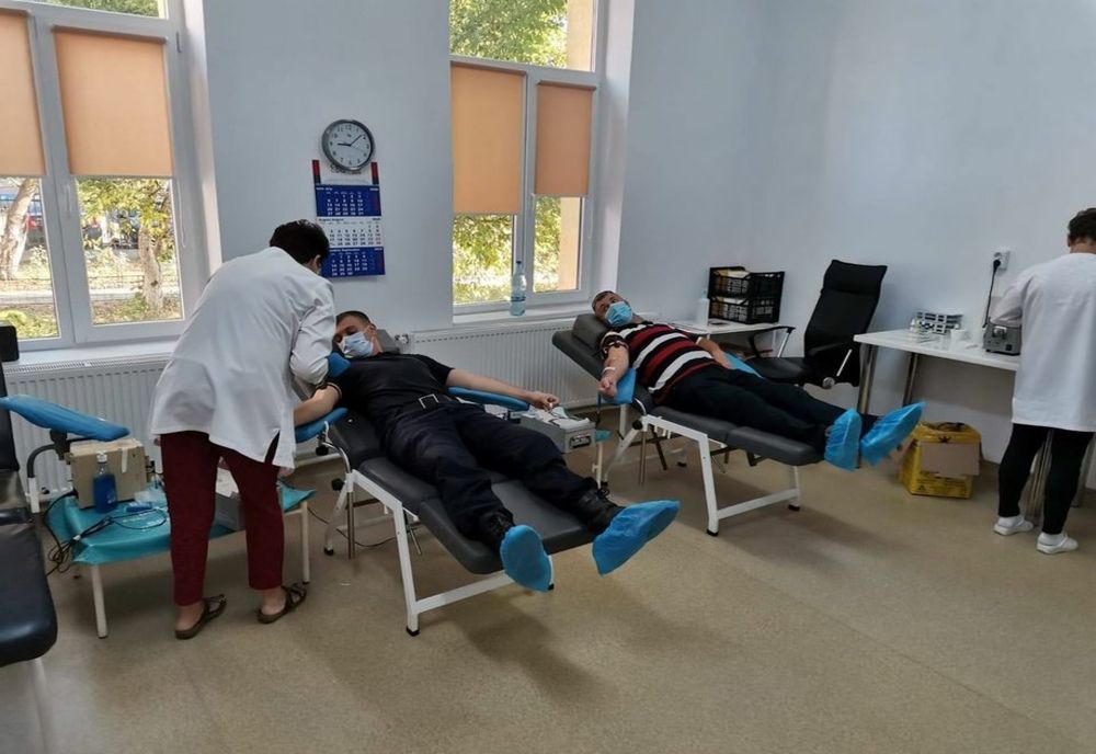 18 pompieri bârlădeni au donat sânge pentru persoanele aflate în suferință 