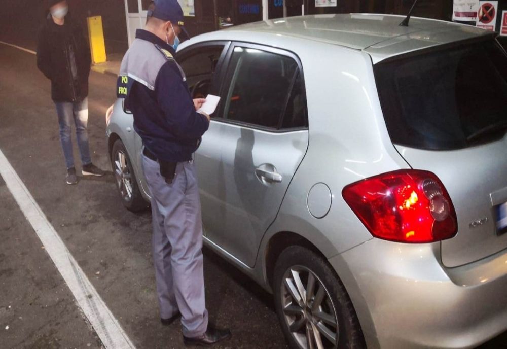 Cetăţeni moldoveni  depistați cu acte false în Vama Albița