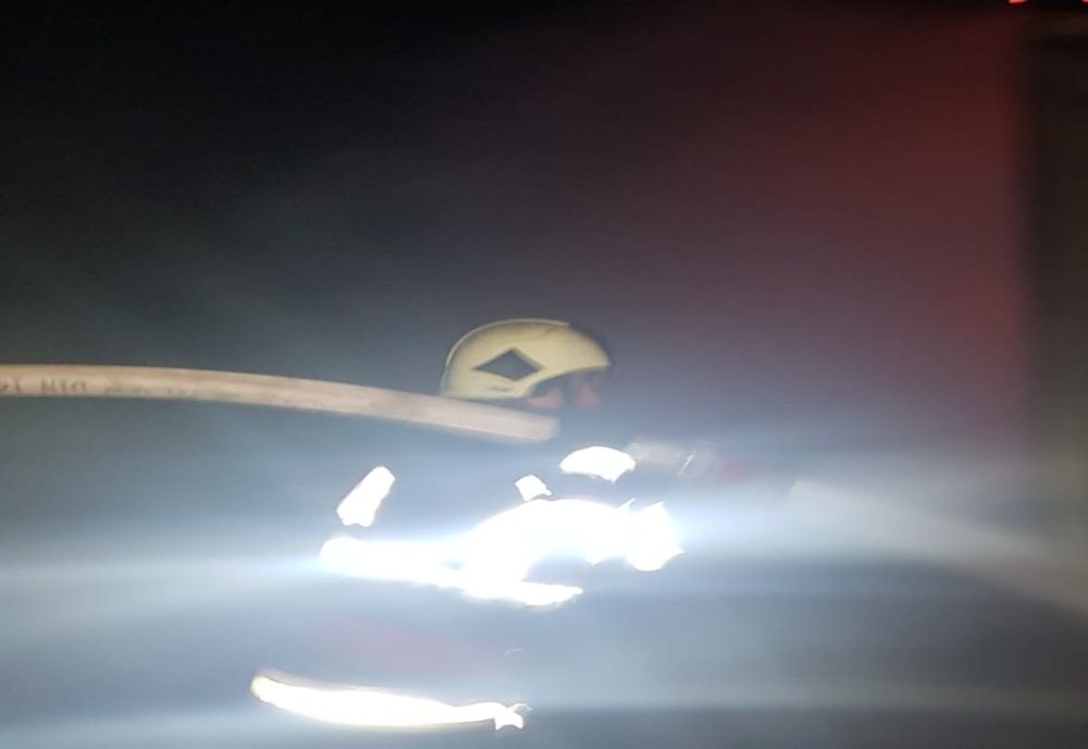 Un bărbat din Popeni dus la spital cu arsuri pe 80% din suprafața corpului, după ce i-a ars locuința!