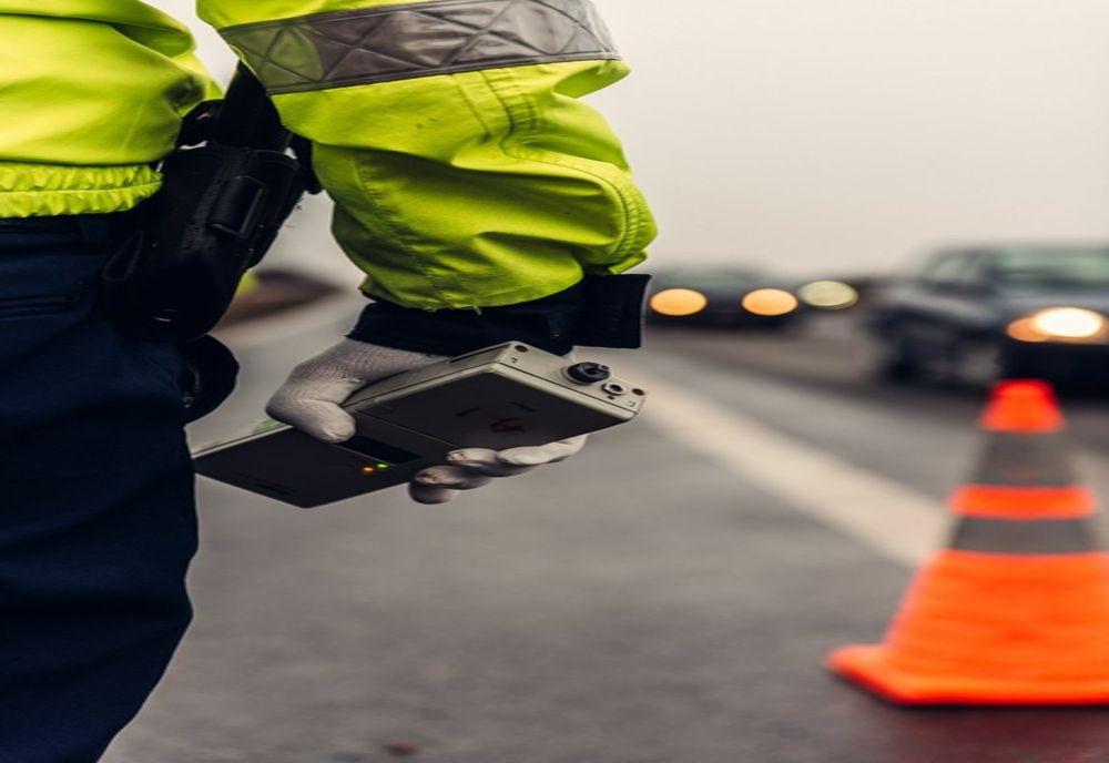 Tânăr de 22 de ani, beat mort la volan și fără permis de conducere