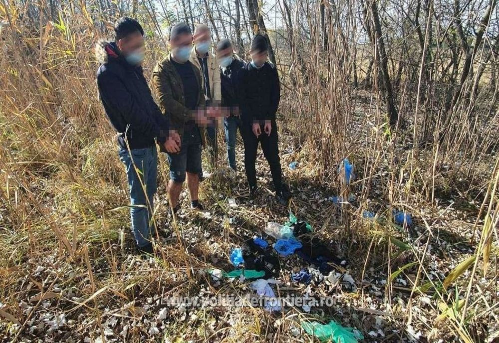 Trei călăuze şi cinci cetăţeni sirieni depistaţi ca urmare a cooperării dintre poliţiştii de frontieră vasluieni şi omologii din Republica Moldova
