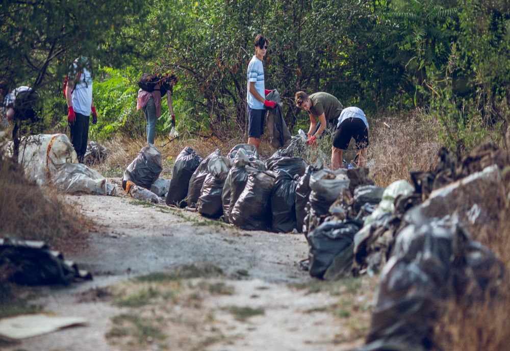 Peste 78 000 de voluntari au participat la Ziua Națională de Curățenie la cea de-a opta ediție de Let's Do It, Romania!