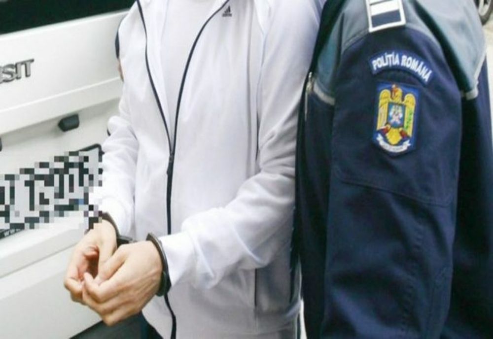 Tâlhar la 14 ani! A amenințat cu cuțitul și a luat bunurile a 4 minori