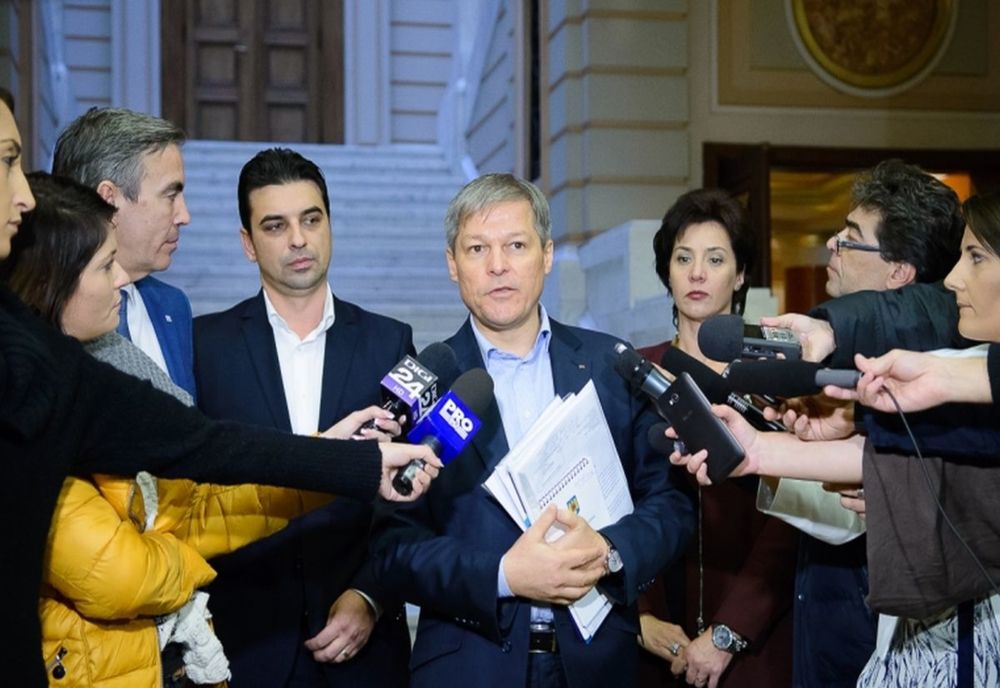 Dacian Cioloș despre negocierile cu PNL: ”Suntem dispuși să discutăm orice, nu să acceptăm orice”