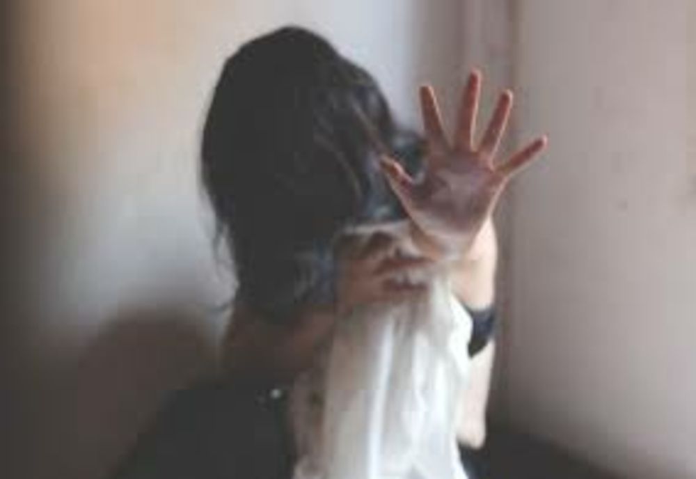 Minoră din Murgeni, vândută pentru 4.000 de euro! La scurt timp a devenit mamă