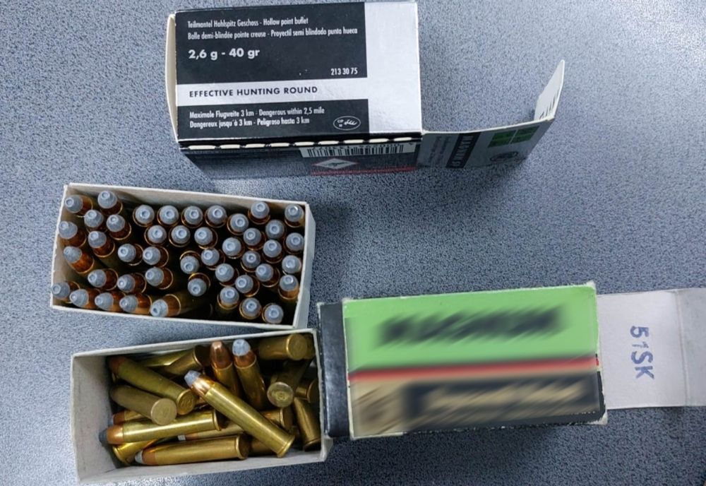 A încercat să treacă vama având asupra sa 66 de cartușe letale