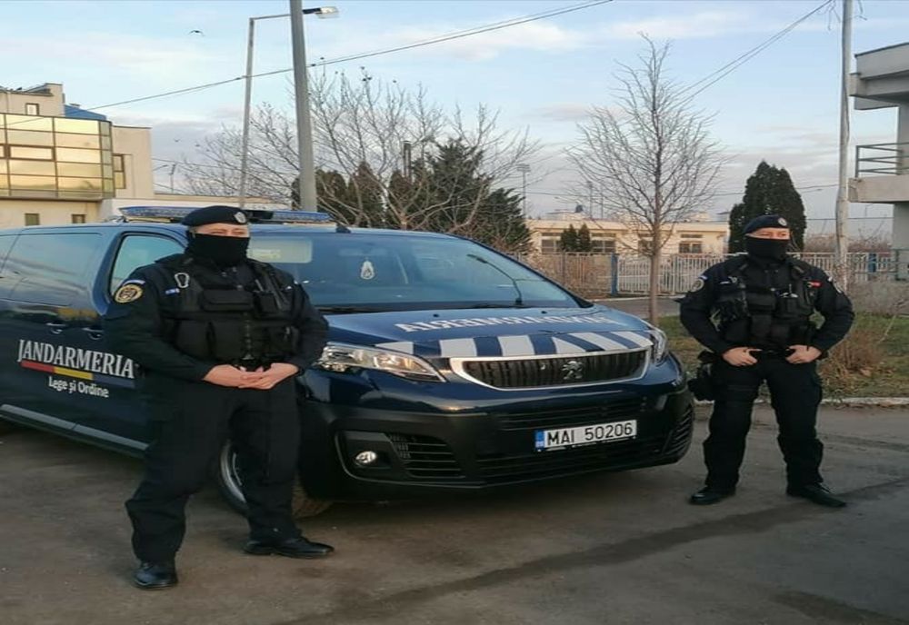 Tâlhar, prins de jandarmi! Jefuise o femeie și fugea cu ”prada”