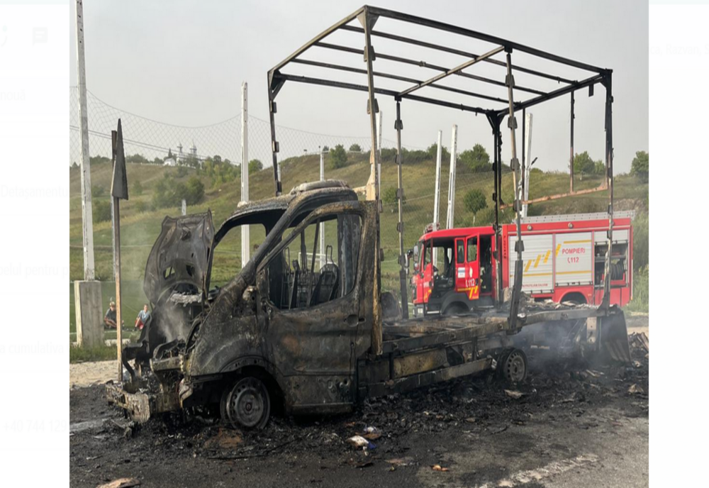 O camionetă plină cu cartoane s-a făcut scrum la Dragomirești