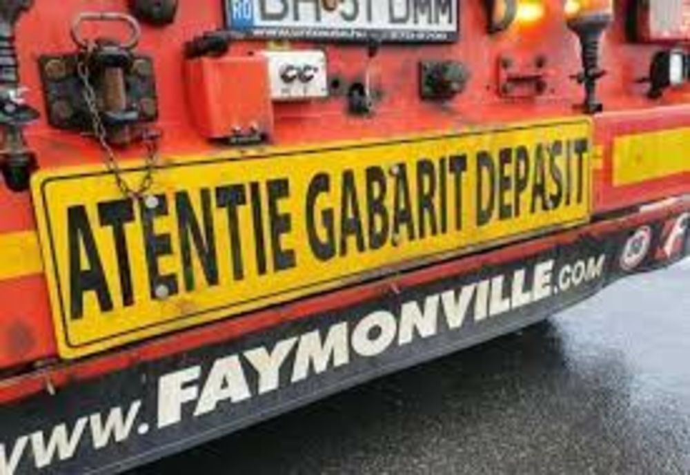 Atenţie şoferi!  Trei transporturi agabaritice vor traversa țara de la Borș la Albița