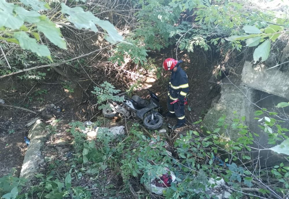 VASLUI: Bărbat căzut în râpă