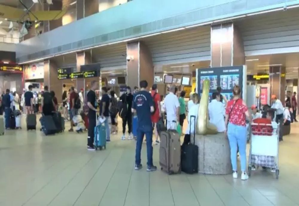 Haosul în aeroporturi continuă: GREVĂ în Italia - Atenţionare de călătorie transmisă de MAE