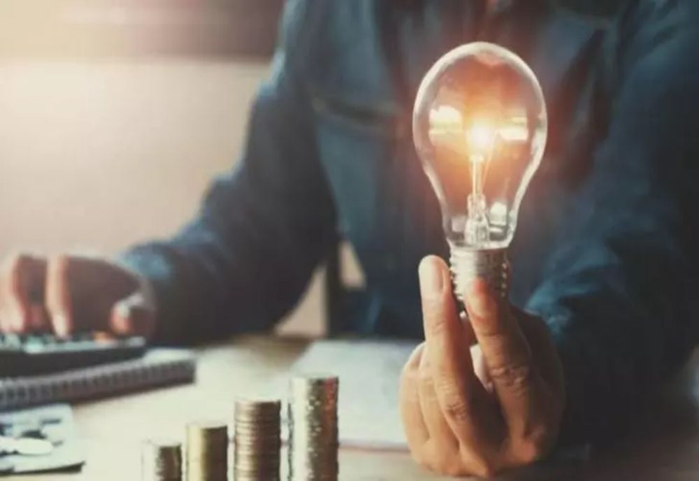 DECIZII în coaliția de guvernare pentru revenirea la piața reglementată de energie electrică - Prețul: 1leu/kw