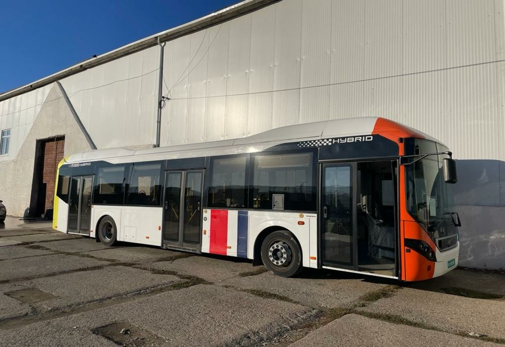 Flota de transport în comun s-a mărit cu încă două autobuze