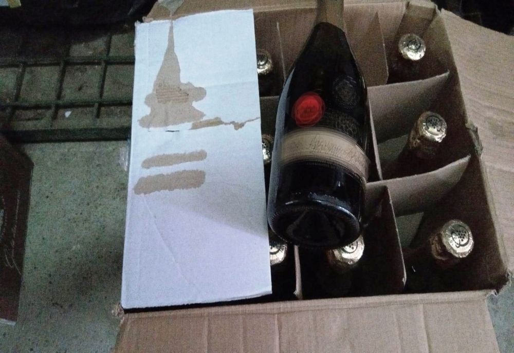 237 de litri de alcool de contrabandă, descoperiți într-un microbuz 